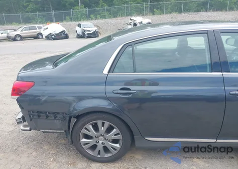 2011 Toyota Avalon z USA, uszkodzony, nr VIN 4T1BK3DBXBU410053